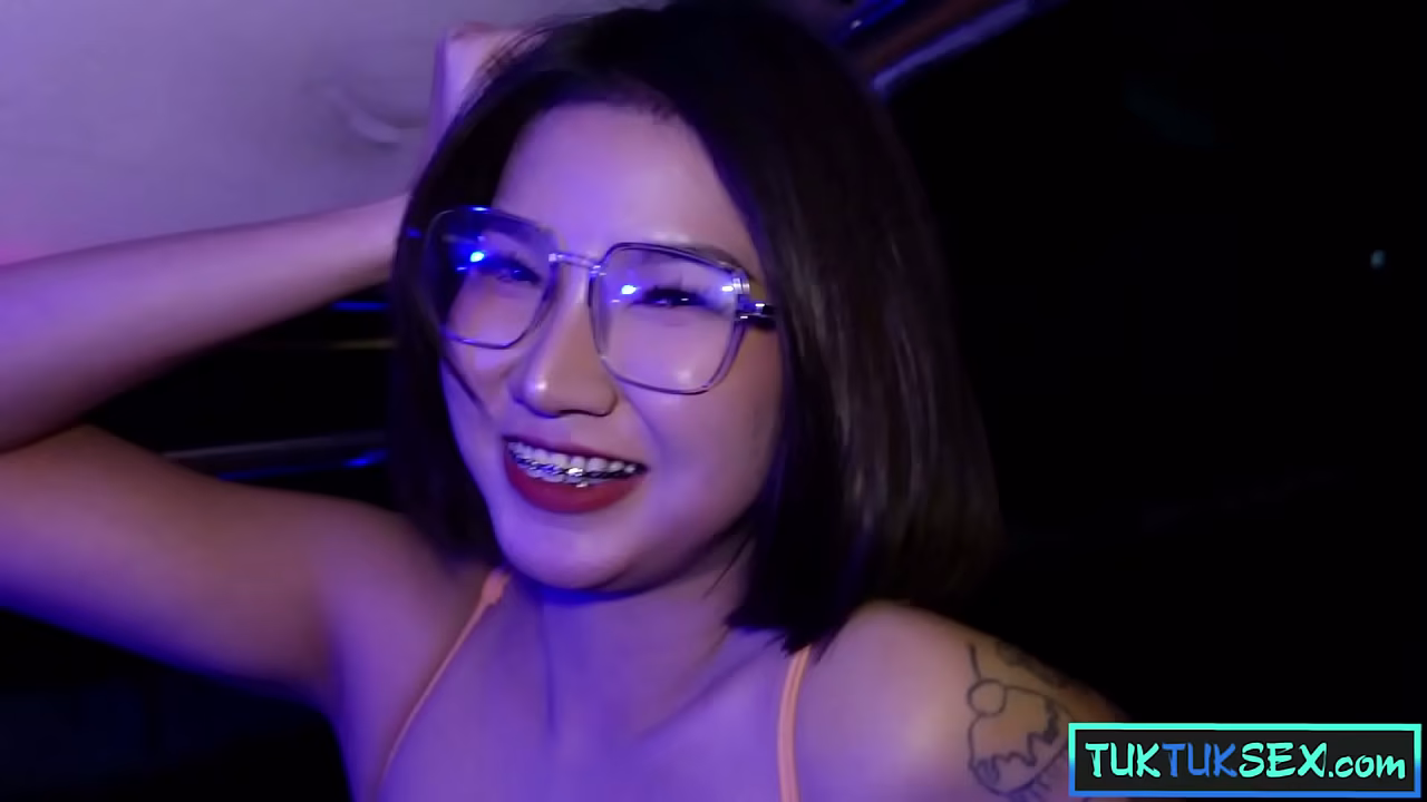 Big tits Thai MILF amateur picked up in a TukTuk and fucked hard