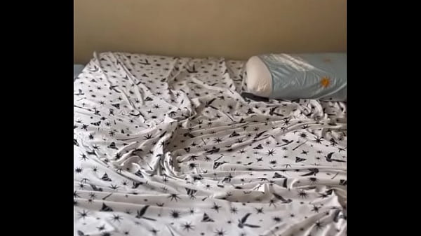 Lucas est&aacute; maravilhoso com o pau deslizando par...