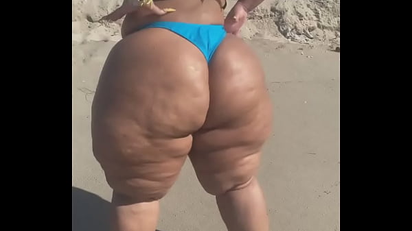 K G Megaculona The Queen