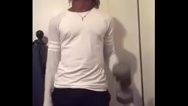 Download Video - Black Teen works out and stretch&rsquo;s  XL BBC &lpar;Handsomedevan&rpar;