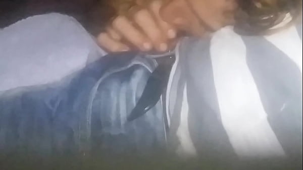 Meu melhor amigo me fode enquanto estamos sozinhos