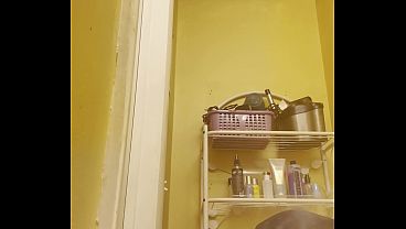 Solo - Girl In Bathroom HORNY On The Toilet