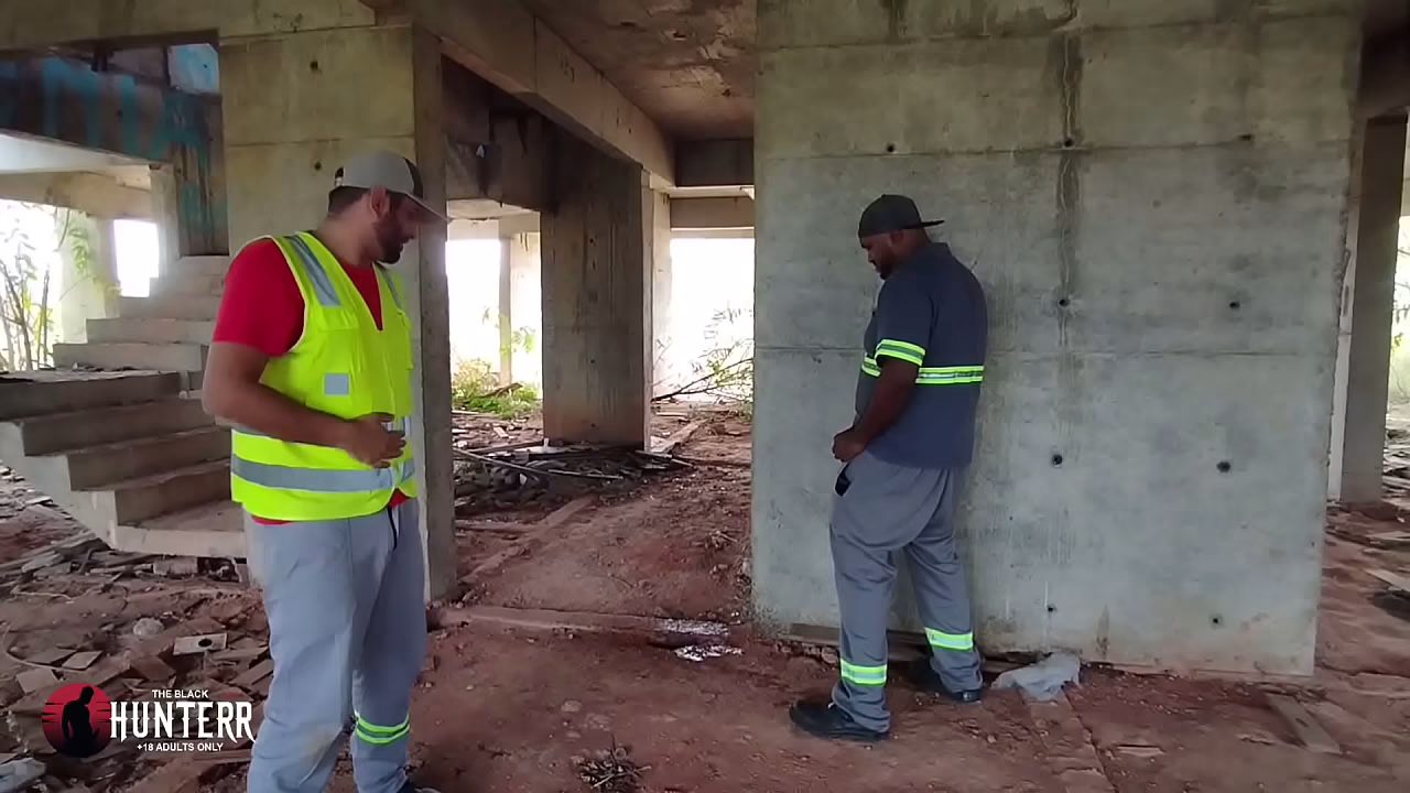 Un trabajador de la construcción solo trabaja después de recibir leche de trabajadores sudorosos.
                     anal black amateur fetish public brazil gay piss bareback bear uniforms gay blowjob black guy muchos negros