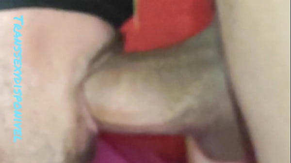 Duas amigas bonecas pirocudas enrabando boy do ...