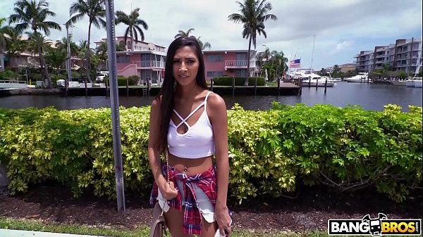 Download Video - BANGBROS - The Bang Bus Interviews Newbie Gianna Dior On The Streets Of Miami&excl;