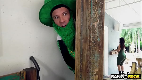 Download Video - BANGBROS - Leprechaun With Big Dick Pounds Curvy Latin Mamacita Rose Monroe