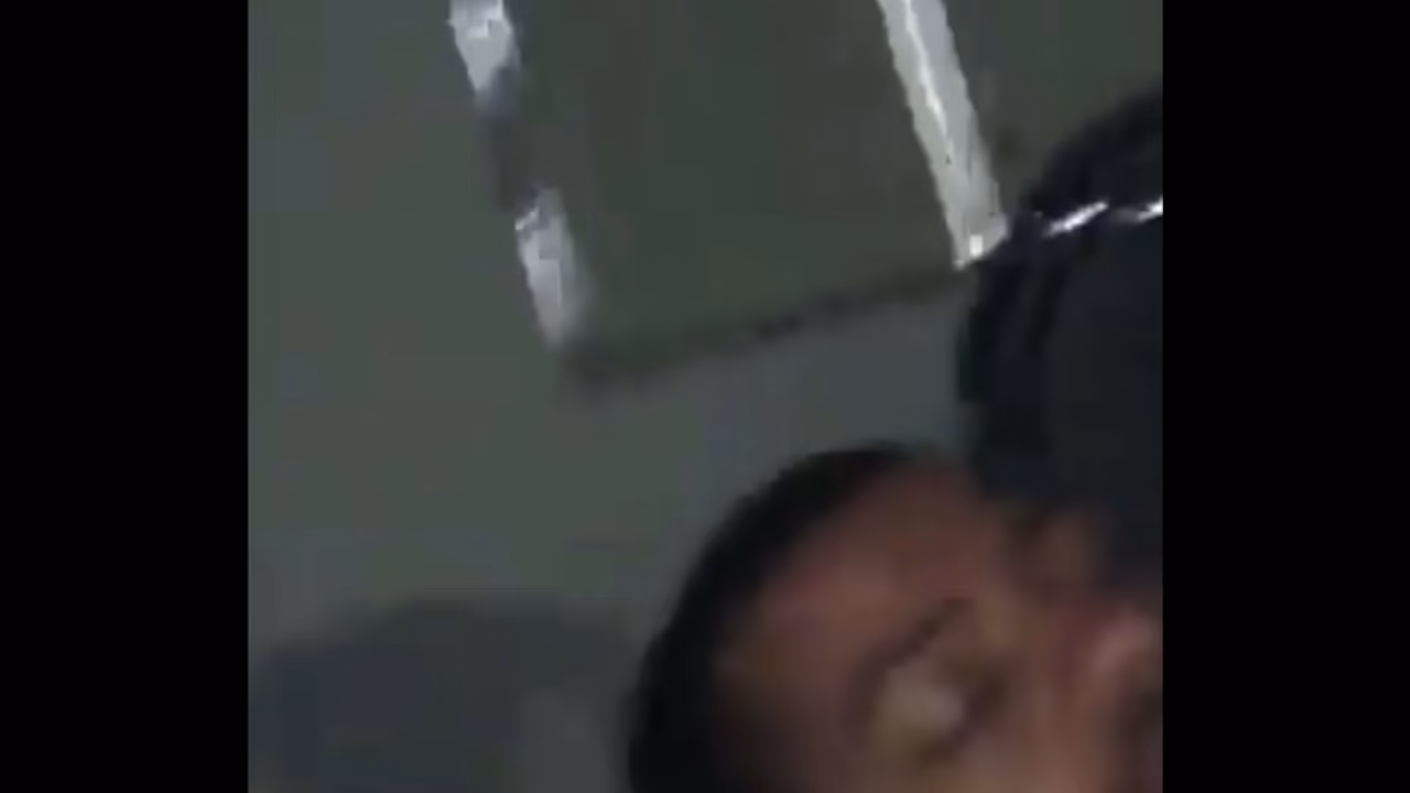 177 A good blowjob exchange (Vertical)