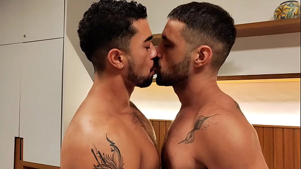 Beautiful Brazilian leaves his cum in my ass an...