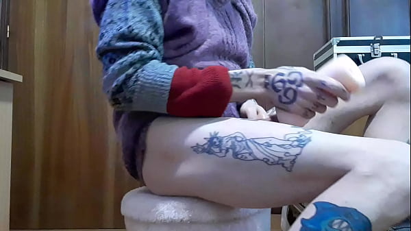 Melvincoficial se masturba en patines parte 2