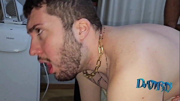 Branquinho tatuado mamando e dando pro dotado n...