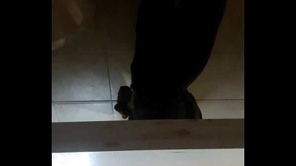 Download Video - Espiando pi&ntilde;a en ba&ntilde;o