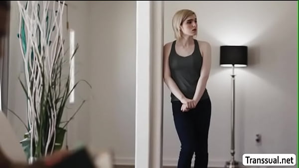 La Belle-Fille Tbabe Suce La Bite De Son