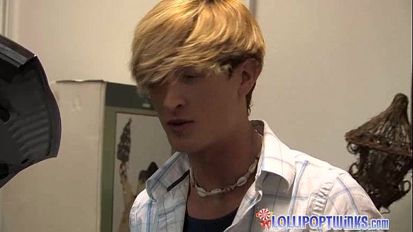 Download Video - Levon helps Gabriel with His Tool