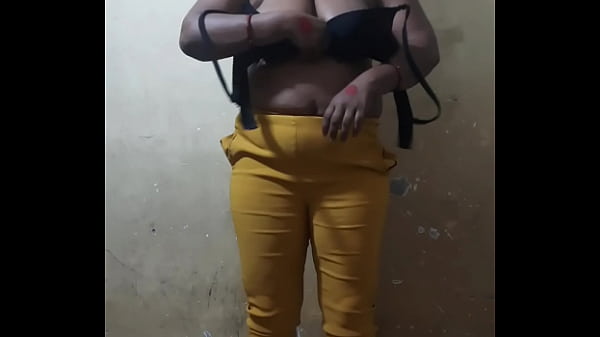 Monabhabhi coconut oil boobs massage