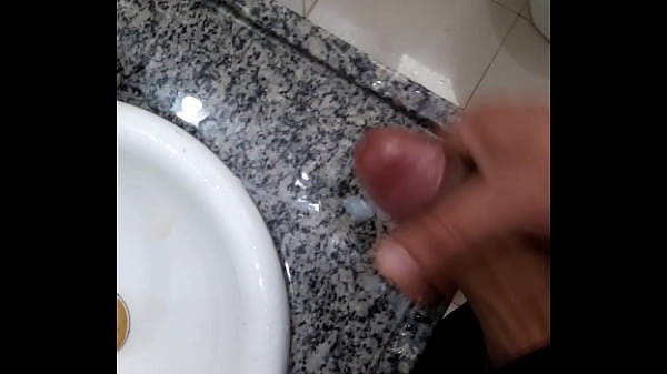 Download Video - Punheta r&aacute;pida no trabalho - Santos SP