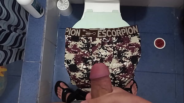 Me masturbo con los bóxers de mi padastro