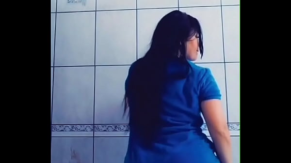 se pone hot la milf