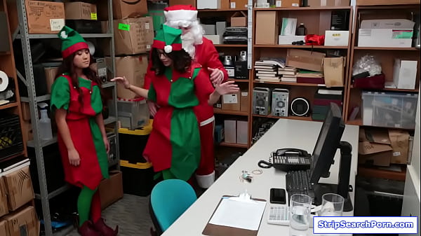 2 sales ladies fucked by security guard