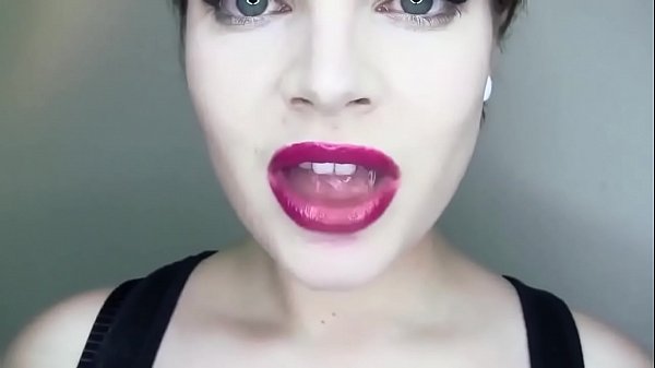 Download Video - Beauty Girls Tongue -1