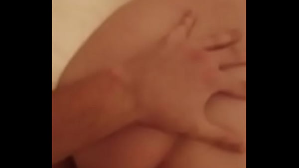 Tengo sexo por detras con la putilla de mi novia