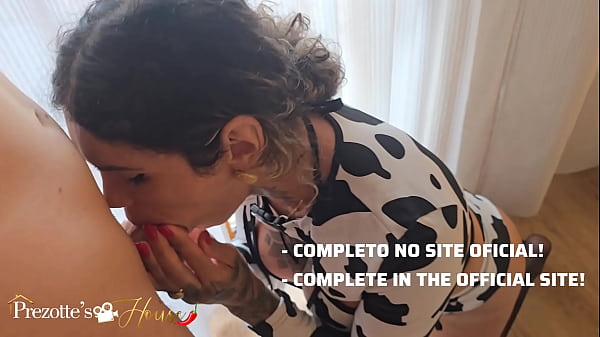 Download Video - Venham assine j&aacute; e vejam&comma; Sabrina Prezotte se delicia no pau de 24 cm&comma; do seu amigo na Italia e acaba recebendo todo seu leite na boca&period;