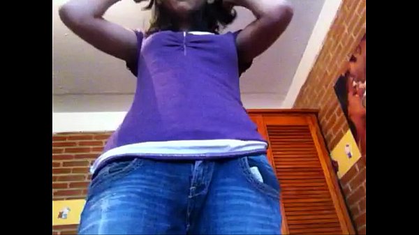 Download Video - chica desnud&aacute;ndose para su novio por webcam