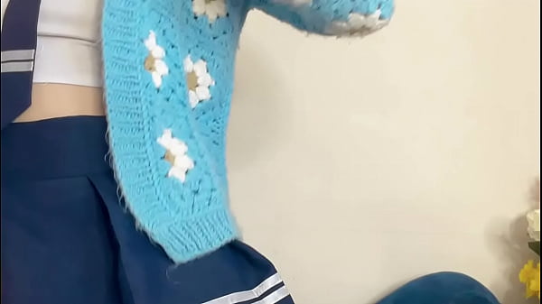 pissing pussy by school girl hana chan she doing house work then go to piss