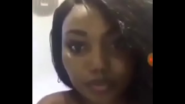 Thick Tanzanian Module show off her body