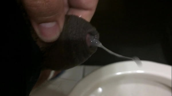 Pau pequeno gozando de novo / Tiny cock cumming...