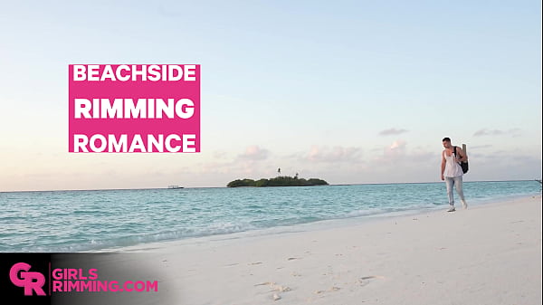 GIRLSRIMMING - Beachside rimming romance with petite Amanda Clarke Olivertrunk