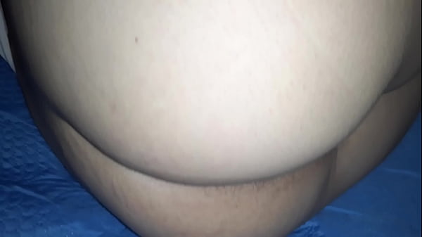 Download Video - Mi esposa se hace la d&period; y le pido a mi amigo que le meta mano y la grabe