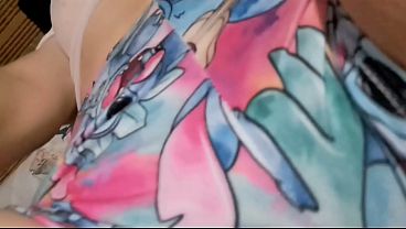 Latina se toca su rico pussy