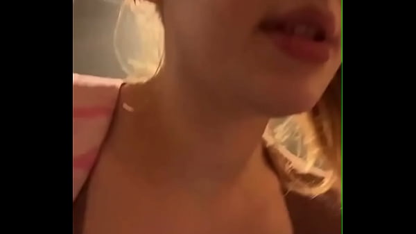 Download Video - Anal fucking and squirting a lot in the changing room