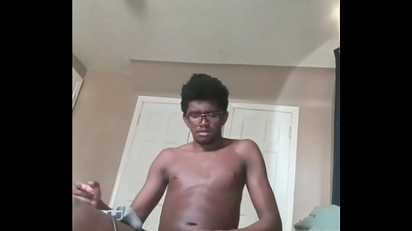 Download Video - 3&sol;5 superdariusguy plays his game and plays with his cock