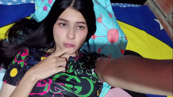 PORN ACTRESS MASTURBATES IN PUBLIC