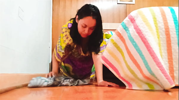 Hindi Maid With Big Ass Gets Fucked By Stranger - Casual Amateur Hindi Maid