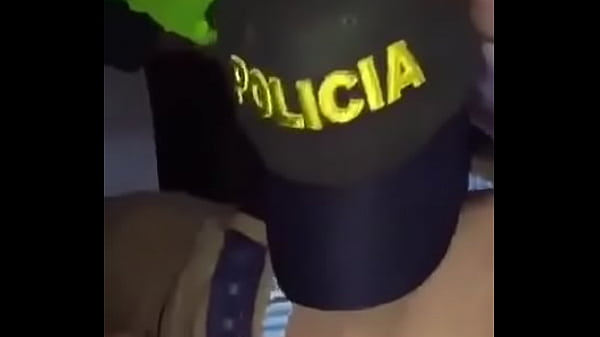 Download Video - POLICIA MAMANDO DOS VERGAS