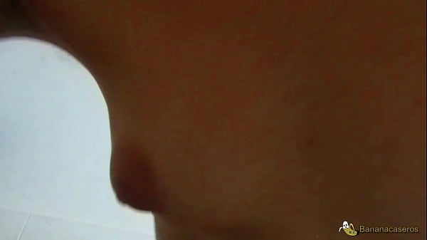 hermosa teen de 18 a&ntilde;os y su primer video con su padrastro part 1