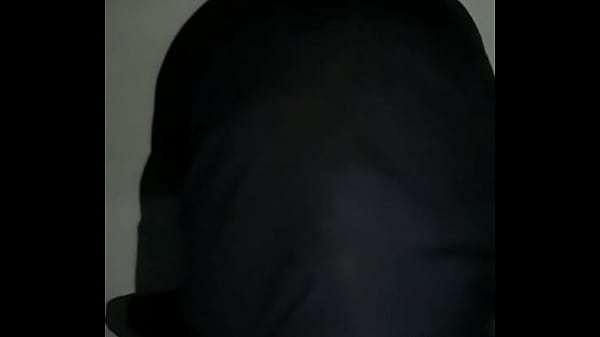 Chơi trùm ngộp sơ mi đen