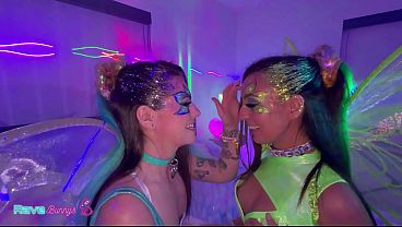 Sasha Tatcha And Tiny Rhea Flutter Into Brian’s Room For Rave Sex!