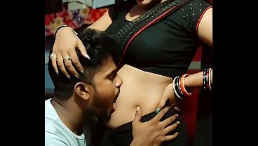 Desi Bhabhi Yashoda Mishra saree Navel romance with her Devar