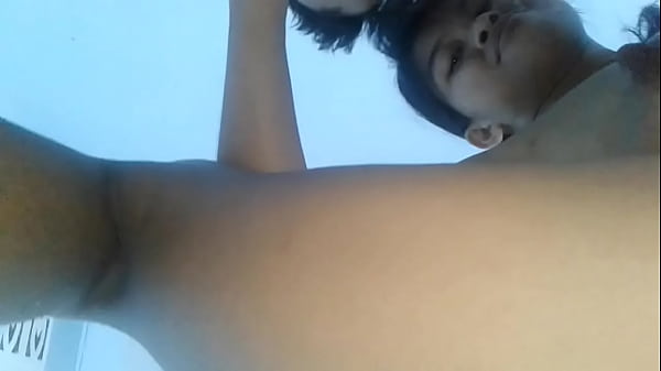 เธอเงี่ยนจัดแหกหีแล้วเอาควยแฟนมาอมก่อนจะยัดควยเข้ารูหีจนน้ำแตกเต็มรูแตด