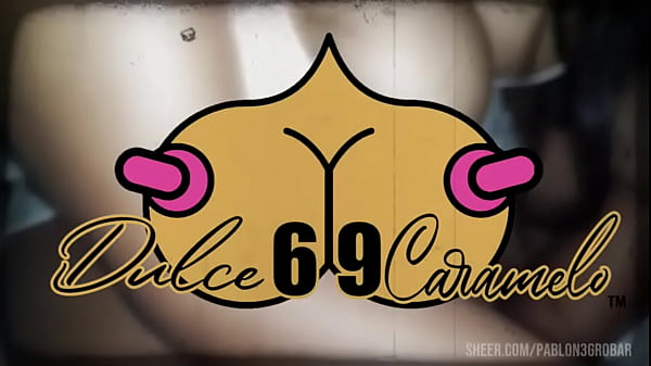 Ella lo mama hasta sacarle toda la leche