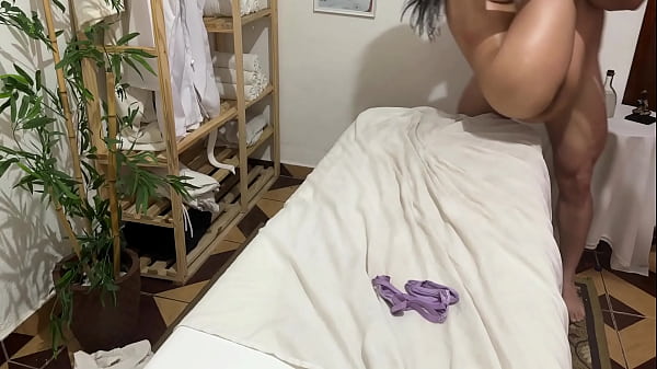 EXCLUSIVE - Married woman just had a baby and came to enjoy this wonderful experience!