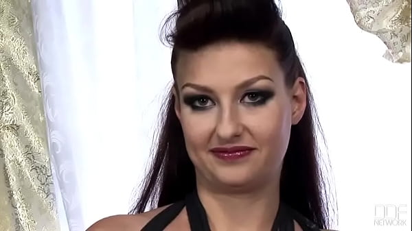 Busty babe's solo in latex boots