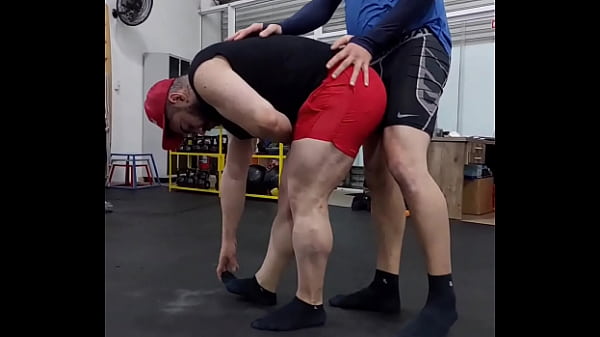 Download Video - MEU PERSONAL TRAINER FOI ME PASSAR O TREINO INTENSO MAS ACABOU PERDENDO A CONCENTRA&Ccedil;&Atilde;O E O RESULTADO COMPLETO DESSE TREINO VOC&Ecirc;S CONFEREM NO RED OU SUBSCRI&Ccedil;&Atilde;O