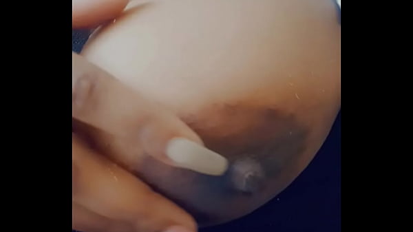 thumb boobs