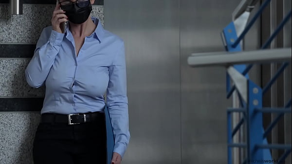 Braless Wife Shows Off In Public Downblouse Tease