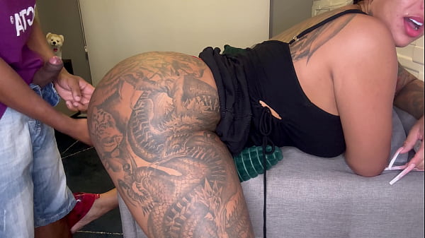 Download Video - Ele colocou minha calcinha de ladinho e meteu seus 24 cm no meu cu