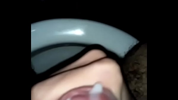 Download Video - Solo en el ba&ntilde;o